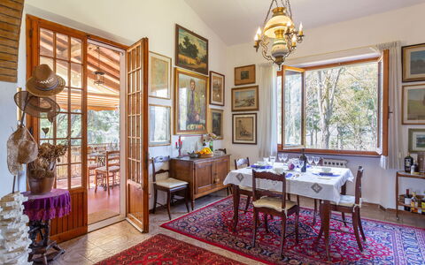 Villa Campiglia: Pièce, Propriété, Meubles, Design Intérieur, Bâtiment, Salle À Manger, Maison, Plafond, Immobilier, Domicile