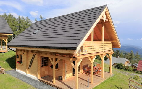 Hütte Buchfink: Ciel, Nuage, Bâtiment, Bois, Plante, Maison, Arbre, Lot Terre, Herbe, Chalet