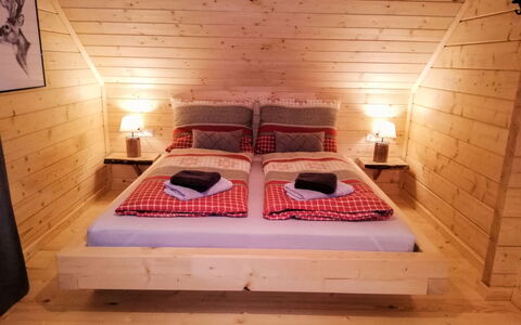 Hütte Buchfink: Chambre, Pièce, Propriété, Lit, Cadre De Lit, Meubles, Design Intérieur, Bâtiment, Suite, Maison