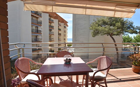 Medisol: Propriété, Bâtiment, Pièce, Immobilier, Maison, Table, Design Intérieur, Meubles, Balcon, Domicile