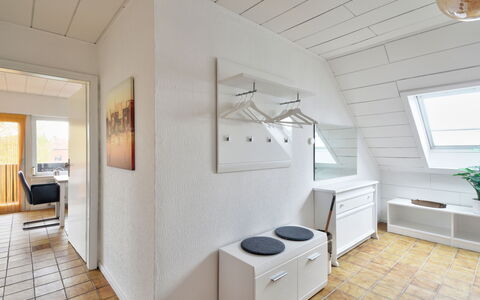 Waldvogt: Propriété, Bâtiment, Plante, Fenêtre, Design Intérieur, Bois, Confort, Sol, Maison, Sol