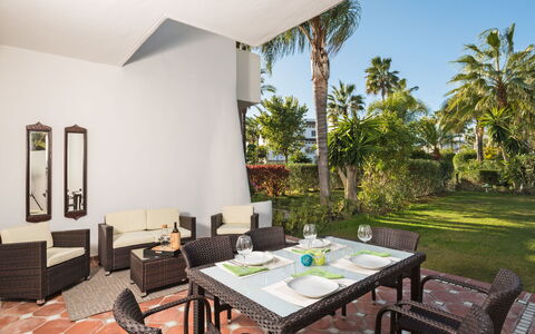 Perla Blanca: Propriété, Pièce, Bâtiment, Maison, Immobilier, Design Intérieur, Meubles, Domicile, Table, Biens