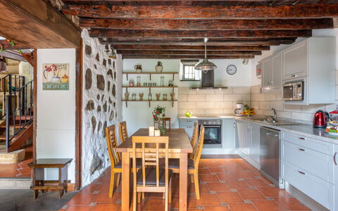 Villa Torrita: Propriété, Pièce, Bâtiment, Meubles, Plafond, Design Intérieur, Cuisine, Maison, Immobilier, Grenier