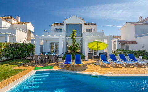 Villa Blue Ocean: Propriété, Piscine, Bâtiment, Immobilier, Recours, Maison, Zone Résidentielle, Architecture, Vacances, Biens
