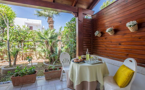 Villa Anna: Propriété, Pièce, Bâtiment, Immobilier, Maison, Design Intérieur, Villa, Porche, Patio, Meubles