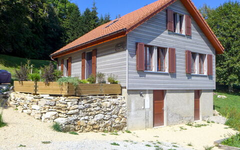 Chalet la Frêtaz: Plante, Ciel, Propriété, Fenêtre, Bâtiment, Arbre, Maison, Lot Terre, Bois, Chalet