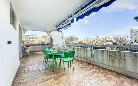 La Grande Motte 600: Zone Résidentielle, Piscine, Recours, Ombre, Mobilier De Jardin, Hacienda, Eco Hôtel, Villa, Hôtel
