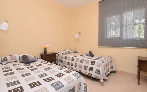 Oasis: Chambre, Pièce, Propriété, Meubles, Drap De Lit, Lit, Sol, Design Intérieur, Immobilier, Cadre De Lit