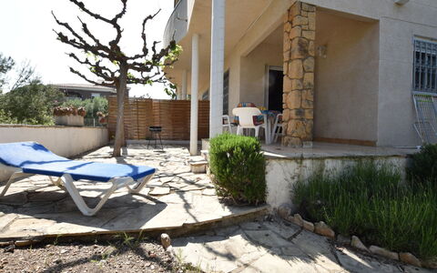 Oasis: Propriété, Cour, Arrière-Cour, Maison, Bâtiment, Immobilier, Cour, Patio, Zone Résidentielle, Aménagement Paysager