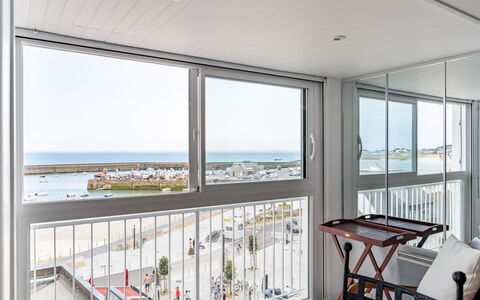 Quiberon 226: Plante, Meubles, Propriété, Fenêtre, Chaise, Bâtiment, Bois, Éclairage, Pot De Fleur, Architecture