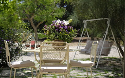 Masseria Pagliamonte: Chaise, Meubles, Chaise Pliante, Mobilier De Jardin, Table, Lavande, Jardin, Patio, Tableau De Plein Air, Plante