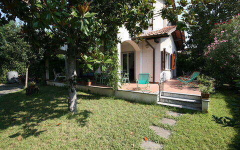 Villa Del Forte: Propriété, Maison, Domicile, Bâtiment, Immobilier, Architecture, Cour, Arbre, Chalet, Villa