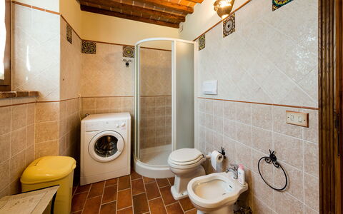 Casale Vacanze Il Granaio: Salle De Bains, Propriété, Pièce, Toilette, Maison, Bâtiment, Design Intérieur, Luminaire Plomberie, Immobilier, Sol
