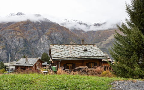 Heimine: Plante, Nuage, Ciel, Montagne, Bâtiment, Paysage Naturel, Maison, Arbre, Bois, Neige