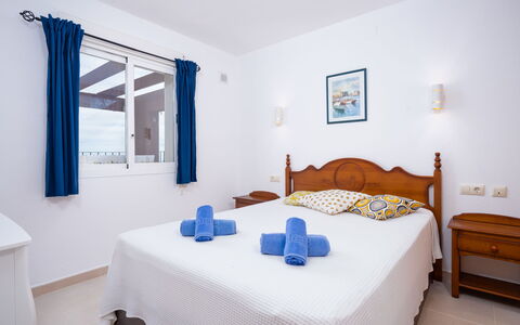 Moraira 905: Chambre, Pièce, Lit, Meubles, Propriété, Drap De Lit, Cadre De Lit, Design Intérieur, Bâtiment, Matelas
