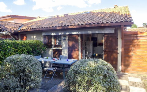 Lotissement les Rives de Capbreton: Propriété, Maison, Immobilier, Bâtiment, Domicile, Ciel, Toit, Architecture, Vacances, Chalet