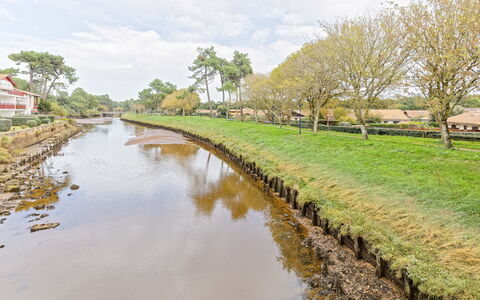 Lotissement les Rives de Capbreton: L'Eau, Plante, Nuage, Ciel, Paysage Naturel, Arbre, Herbe, Banque, Paysage