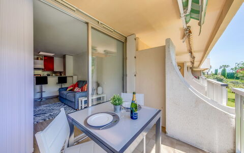 Le Mexico: Propriété, Pièce, Bâtiment, Design Intérieur, Maison, Immobilier, Architecture, Meubles, Balcon, Plafond