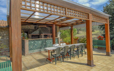 Messi: Propriété, Immobilier, Toit, Pergola, Bâtiment, Patio, Ombre, Maison, Domicile, Pavillon
