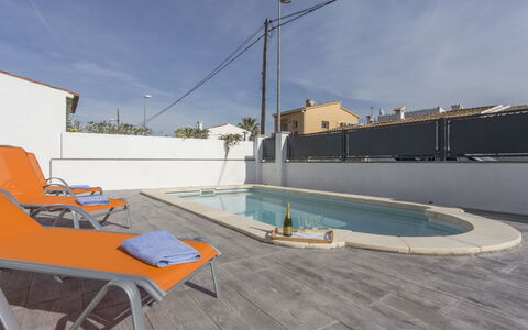 Sangha: Ciel, Nuage, Meubles, Piscine, Bâtiment, Mobilier De Jardin, Bois, L'Eau, Loisir, Ombre