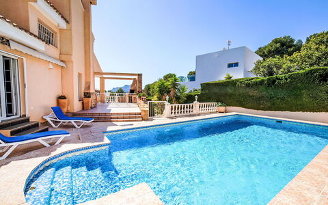 Nadine: Bleu, Piscine, Zone Résidentielle, Recours, Loisir, Biens, Balcon, Eco Hôtel, Villa, Vacances