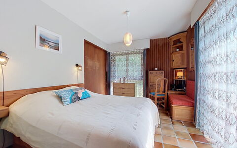 Ker Norge: Meubles, Design Intérieur, Sol, Mur, Sol, Lit, Bois, Chambre, Plafond, Pièce