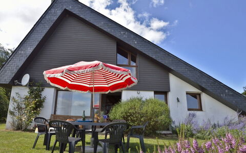 Ker Norge: Nuage, Plante, Ciel, Bâtiment, Propriété, Arbre, Fleur, Fenêtre, Maison, Lot Terre