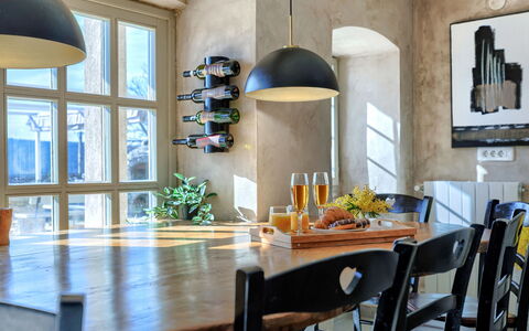 Villa Domenica: Meubles, Design Intérieur, Sol, Bois, Luminaire, Table, Éclairage, Chaise, Salle À Manger, Plafond