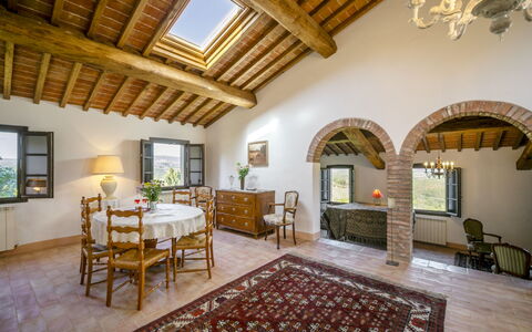 Vedi Torre: Propriété, Meubles, Cadre, Design Intérieur, Salle, Bois, Fenêtre, Sol, Sol, Salon