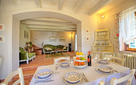 Casa Fioraie: Pièce, Propriété, Design Intérieur, Meubles, Bâtiment, Maison, Immobilier, Salon, Salle À Manger, Table