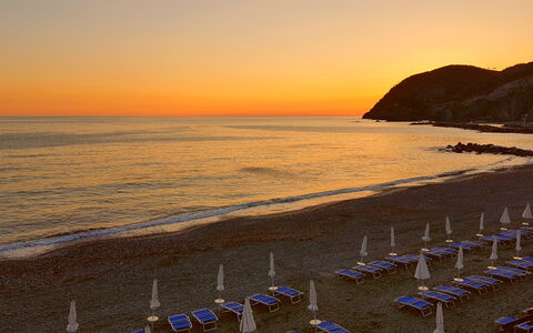 Dai Fiorentini - Apartment In Levanto: Mer, Côte, Ciel, Plage, Horizon, Rive, Océan, Le Coucher Du Soleil, Soirée, Matin