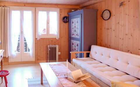 Chalet Esther: Pièce, Propriété, Meubles, Design Intérieur, Bâtiment, Salon, Maison, Table, Domicile, Immobilier