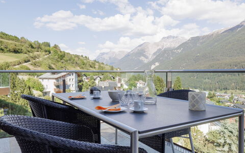 Ferienwohnung Panorama Lodge: Meubles, Mobilier De Jardin, Chaise, Table, Tableau De Plein Air, Chaîne De Montagnes, Table Cuisine Et Salle A Manger, Balcon, Station De Montagne, Table Basse