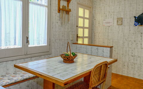 La Marina Blanca: Pièce, Propriété, Meubles, Design Intérieur, Sol, Bâtiment, Table, Maison, Plafond, Salle À Manger