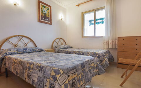 La Pineda 156: Chambre, Lit, Meubles, Propriété, Pièce, Drap De Lit, Cadre De Lit, Sol, Literie, Immobilier