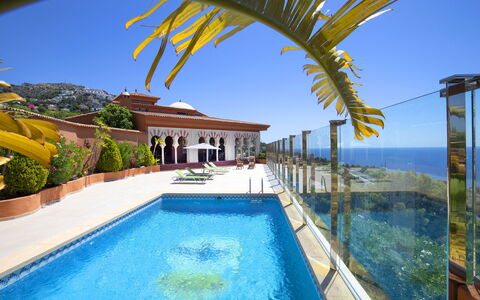 Azahara: Piscine, Propriété, Recours, Immobilier, Bâtiment, Vacances, Loisir, Maison, Bleu Majorelle, Villa