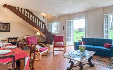 Kerlioret: Pièce, Propriété, Bâtiment, Meubles, Salon, Design Intérieur, Maison, Table, Immobilier, Sol
