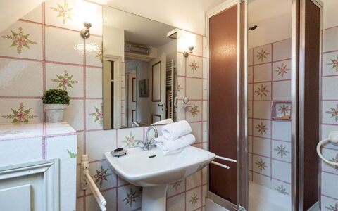 Kerlioret: Salle De Bains, Pièce, Propriété, Design Intérieur, Bâtiment, Immobilier, Architecture, Maison, Luminaire Plomberie, Plafond
