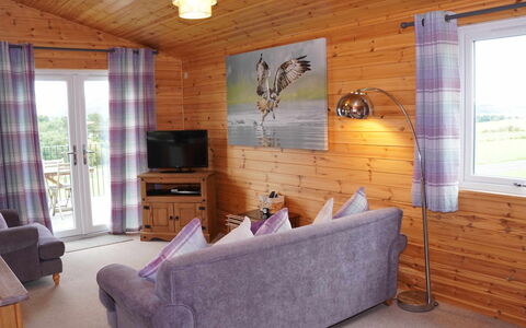 Osprey Lodge: Meubles, Fenêtre, Bâtiment, Cabinetry, Bois, Confort, Design Intérieur, Sol, Sol, Cadre