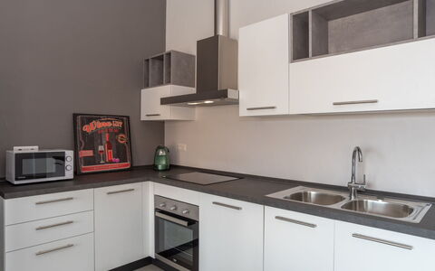 Asfodelo: Cabinetry, Comptoir, Meubles, Évier, Evier, Propriété, Bâtiment, Robinet, Cuisinière, Appareil De Cuisine