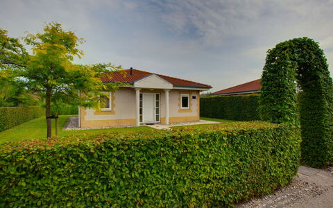 Citta Romana: Maison, Propriété, Ciel, Vert, Domicile, Arbre, Zone Résidentielle, Arbuste, Immobilier, Architecture