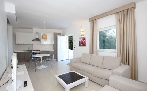 Residence Montesarago: Table, Propriété, Canapé, Meubles, Confort, Salon, Bois, Canapé-Lit, Bâtiment, Cadre