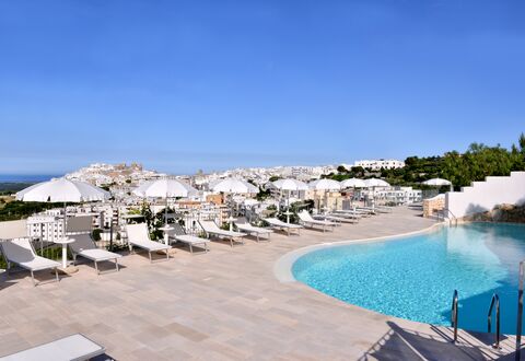 Residence Montesarago: Ciel, L'Eau, Bâtiment, Piscine, Balancelle, Mobilier De Jardin, Station Balnéaire, Ombre, Cotiers Et Relief Océaniques, Maison