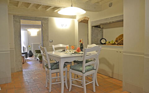 Appartamento Tommasi Fierli: Pièce, Propriété, Meubles, Bâtiment, Design Intérieur, Sol, Maison, Salle À Manger, Plafond, Table