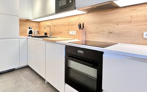 Auszeit: Comptoir, Sol, Cuisine, Cabinetry, Bois, Design Intérieur, Appareil De Cuisine, Sol, Principaux Appliance, Meubles