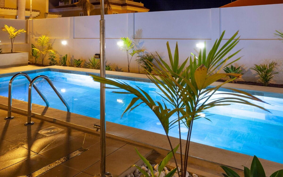 Villa Palm Breeze