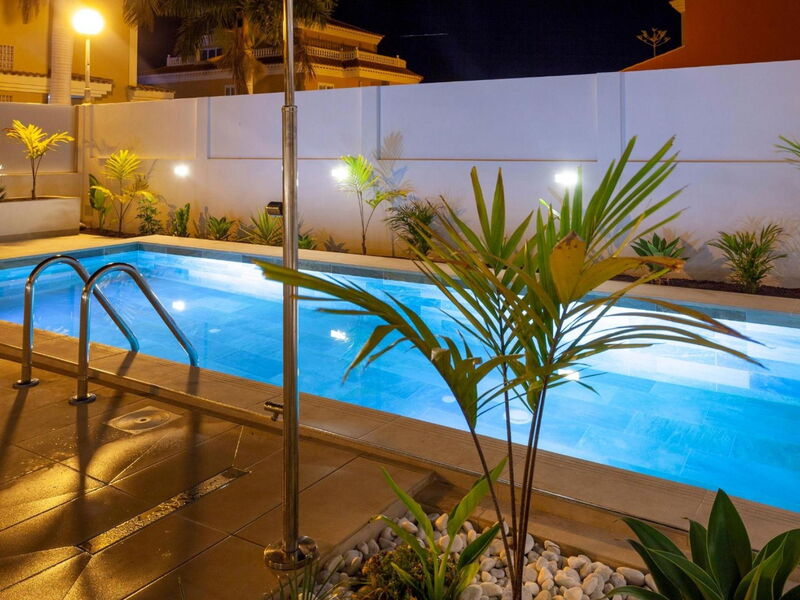 Villa Palm Breeze