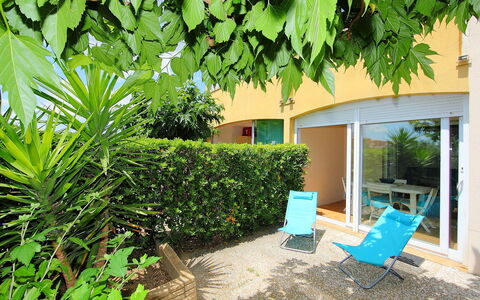 Cap D'Agde 897: Propriété, Vert, Végétation, Maison, Immobilier, Bâtiment, Domicile, Botanique, Arrière-Cour, Chalet