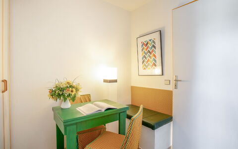 Hélios: Pièce, Propriété, Vert, Meubles, Design Intérieur, Bâtiment, Maison, Sol, Immobilier, Salle De Bains