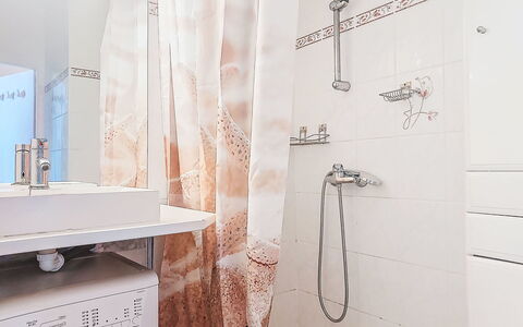 Hippocampe: Rideau De Douche, Design Intérieur, Textile, Luminaire Plomberie, Rideau, Salle De Bains, Rose, Pièce, Plomberie, Serviette